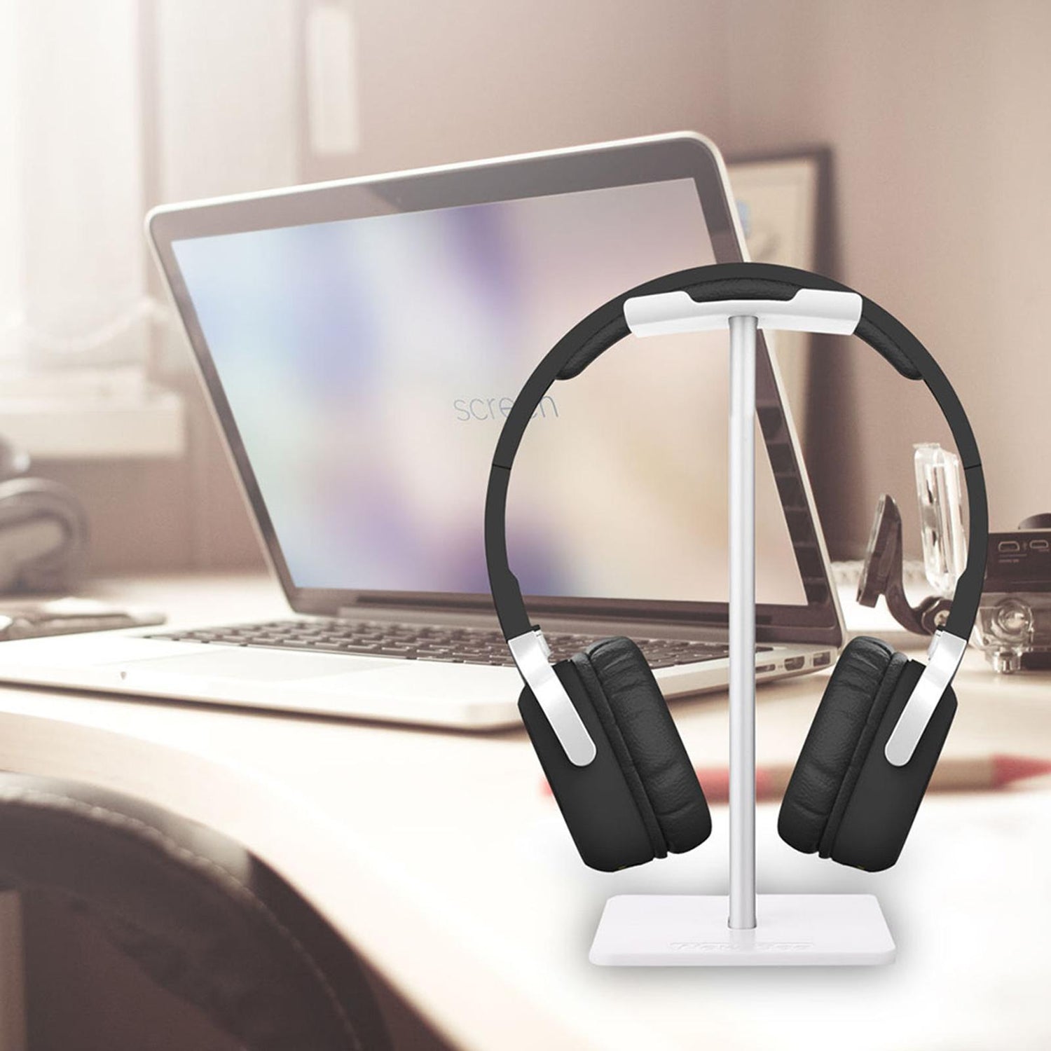 Earbuds & Headphones